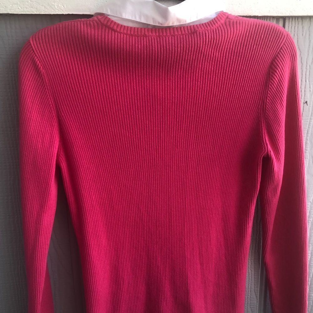 IZOD Small Women’s Preppy Fuchsia Pink Sweater With Connected Upper Whit… - Picture 3 of 3